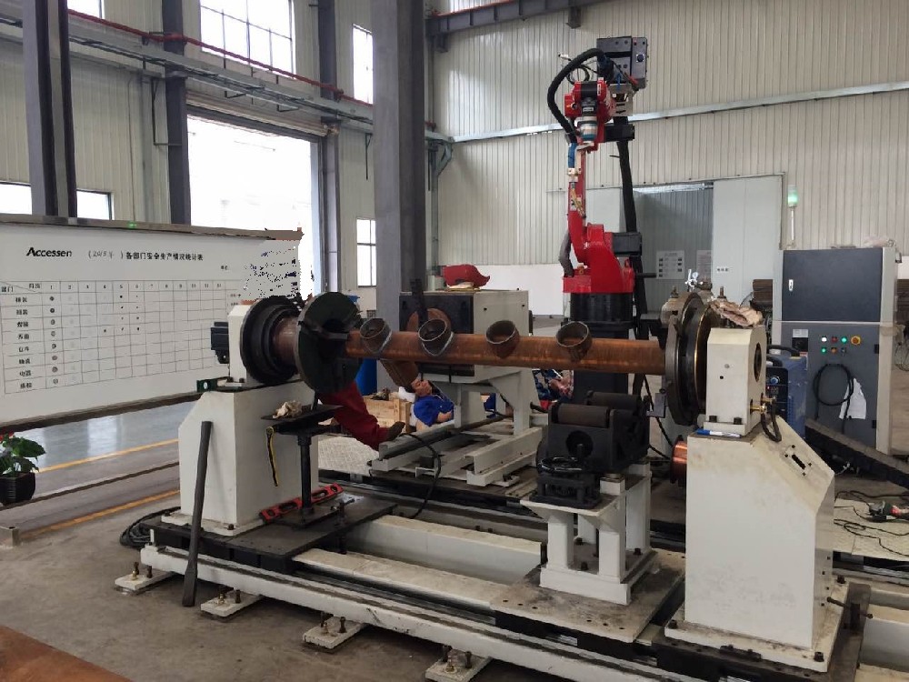 相貫線機器人焊接工作站